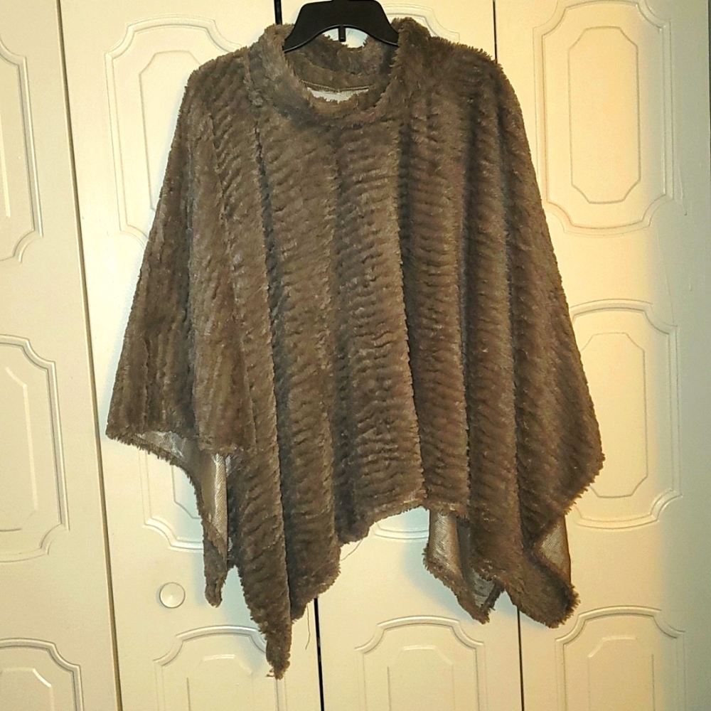 LeModa Faux Fur Shaw